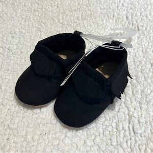 NWT Old Navy Black Mocassins Size 0-3 Months
